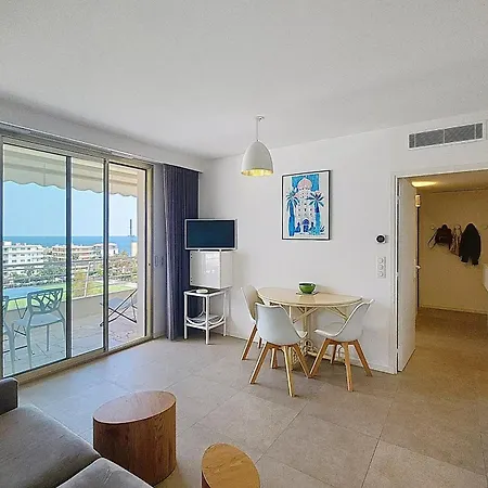Henri Camille Real Estate -armor - Sea View Big Terrace Sunny 1 Bedroom
